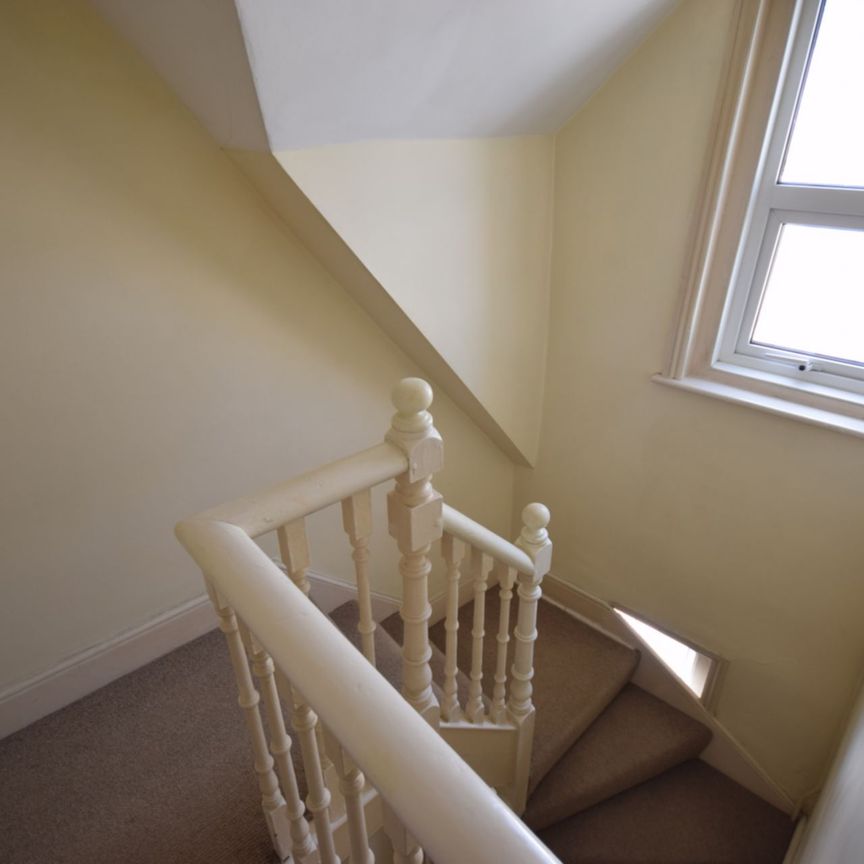 3 Bedroom House To Rent in Town Centre - £1,455 pcm Tenancy Info - Photo 1