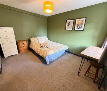 1 bedroom in a house share to rent - Photo 3