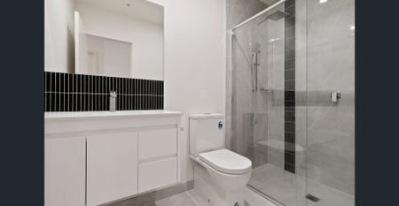 Bright & Spacious Two Bedroom Apartment - Photo 5