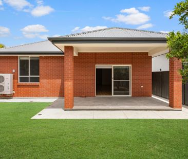 Modern Courtyard Home - Photo 5