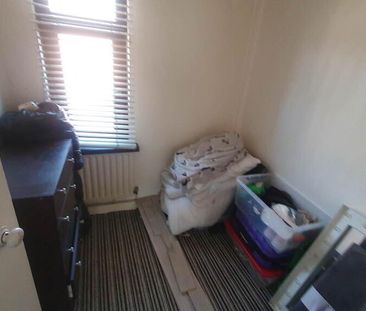 15 Iveagh Crescent, Belfast, BT12 6AW - Photo 4