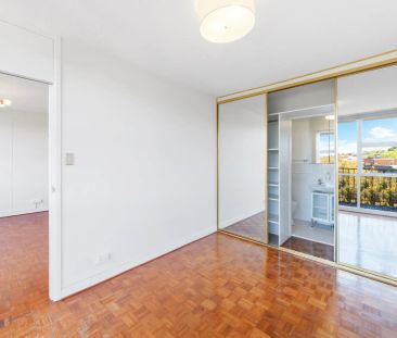 Harbourview Haven in the Heart of North Sydney - Photo 4