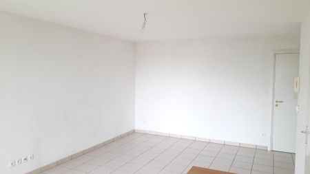 location Appartement T2 DE 42.25m² À POITIERS - Photo 2