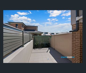 Beautifully presented 3 bedroom townhouse - Photo 4