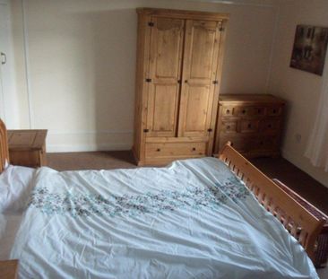 2 Bed Terraced House, Orchard Road, AB24 - Photo 2