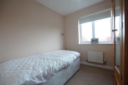 3 bedroom detached house to rent - Photo 3