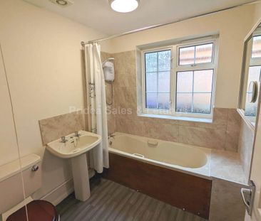 2 bedroom semi-detached bungalow to rent - Photo 5