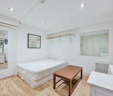 Studio to rent - Photo 2