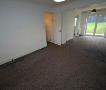 3 bedroom detached house to rent - Photo 2