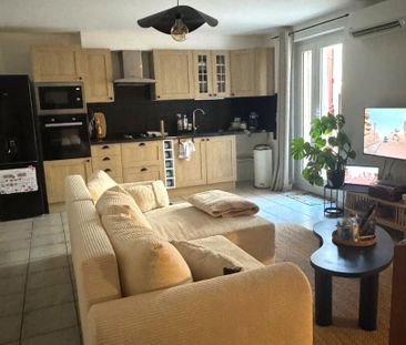 EYRAGUES - Maison de village avec 3 chambres et cour., - Photo 3