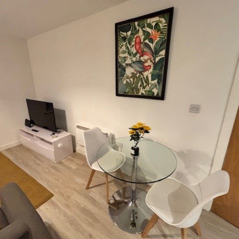 Cross Street , - Photo 1