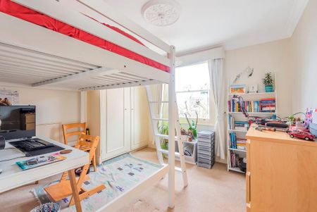 3 bedroom flat to rent - Photo 4