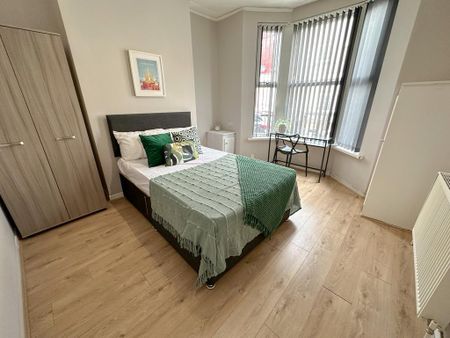 4 bedroom terraced house to rent - Photo 2