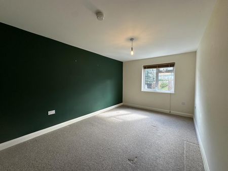 2 Bed Flat - Photo 5