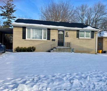 For Lease - 1707 Dufferin Street, Whitby, Ontario - Photo 5