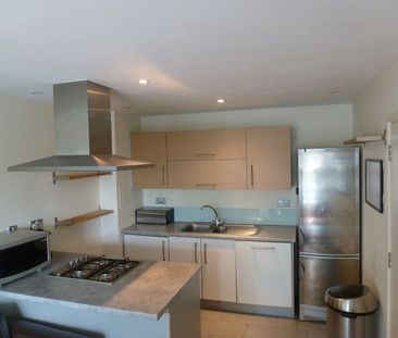 2 Bed Flat, Commercial Road, E14 - Photo 4