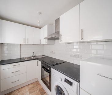 2 bedroom end of terrace house to rent - Photo 6