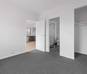 Reliance Werribee proudly present this stunning brand-new home, - Photo 4