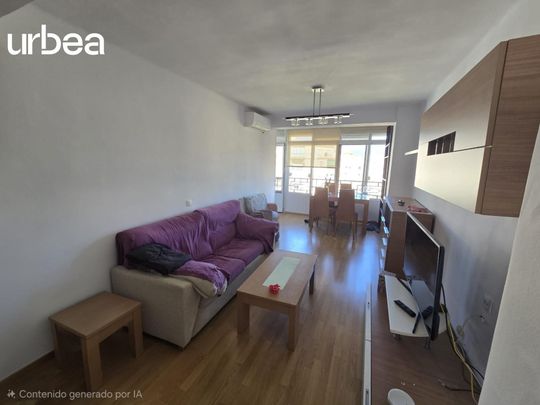 Piso de alquiler en Plaza Bailén, Los Castillejos - La Trinidad - Photo 1