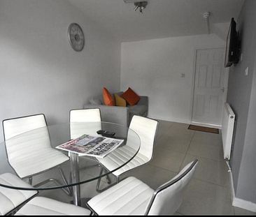 1 bedroom in a house share to rent - Photo 2