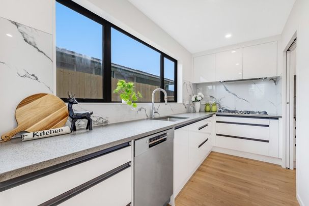 MANGERE, 4 BEDROOMS - Photo 1