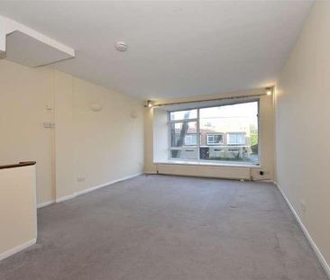 Cranbourne Close, Horley, RH6 - Photo 2