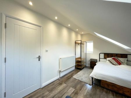 1 bedroom in a flat share to rent - Photo 4