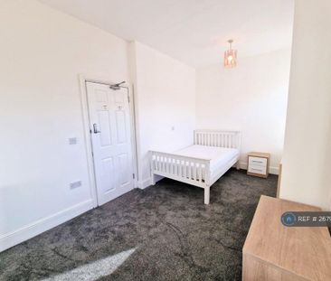 4 bedroom terraced house to rent - Photo 1