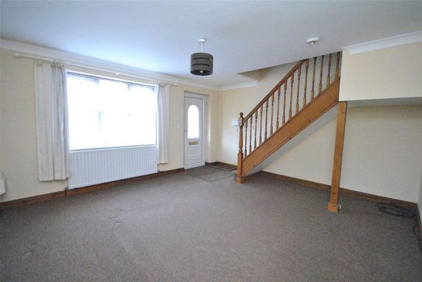 2 bedroom end of terrace house to rent - Photo 1