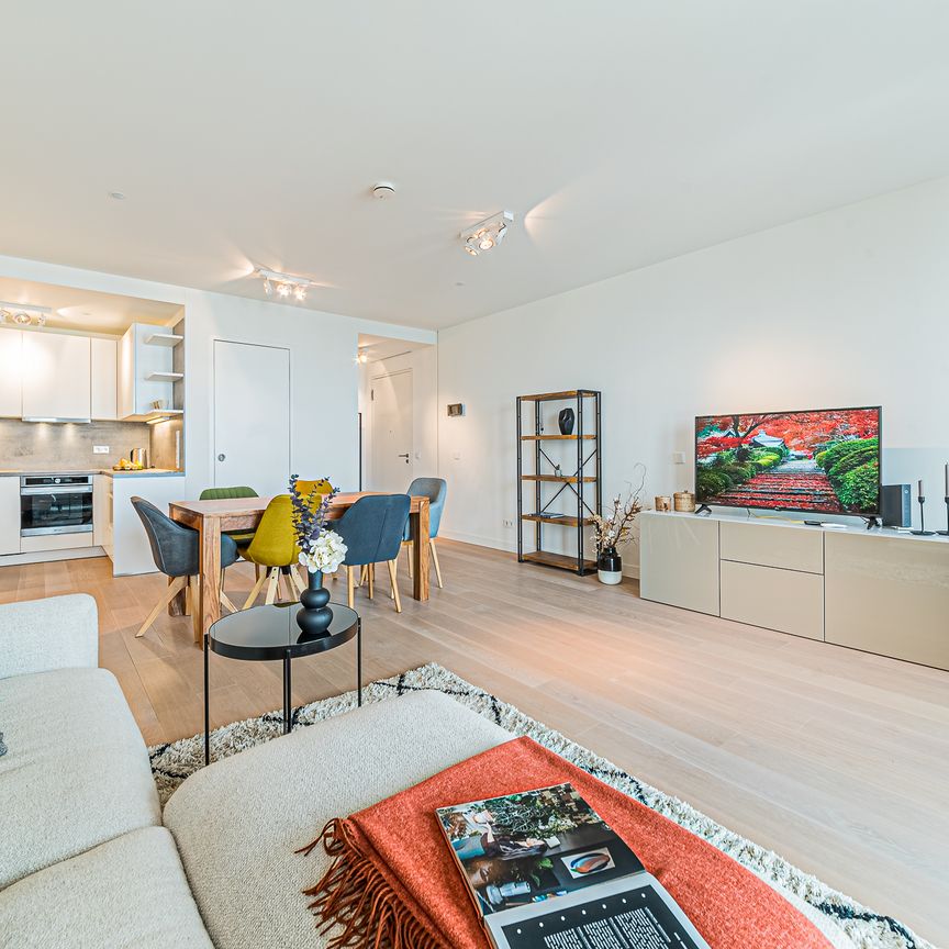 City-Residence: Wohnung in spektakulärem Wohnturm - Photo 1