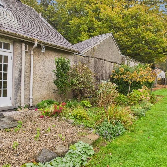 2 bedroom cottage to rent - Photo 1