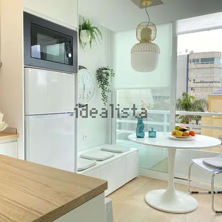 Alquiler de piso en Calle Eurosol - Photo 1