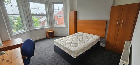 6 Bed - 5 Regents Park Terrace, Hyde Park, Leeds - LS6 2AX - Student - Photo 5