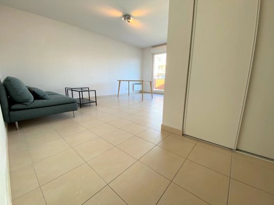 Appartement 2 pièces 46m2 MARSEILLE 8EME 1 014 euros - Photo 1