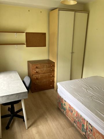 5 bedroom semi-detached house to rent - Photo 4