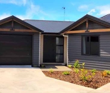 Modern 2 Bedroom house in Huntington - Photo 5