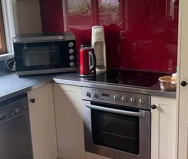 Sunny 3 Bdrm House close to Tawa College - Photo 4