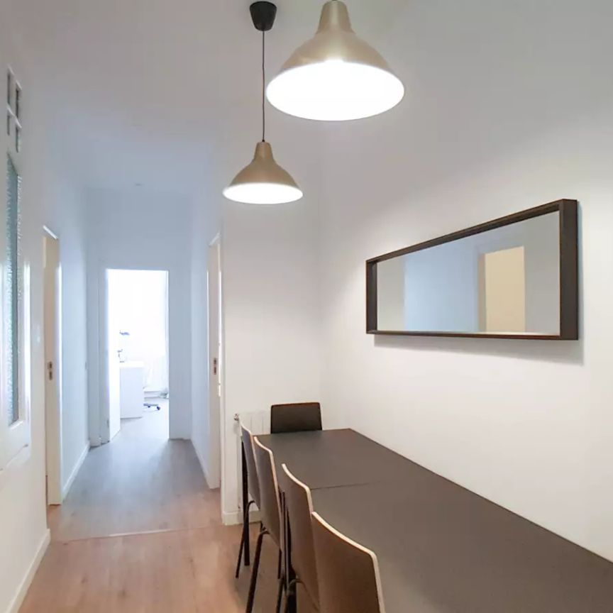 Room in a shared 7-bedroom apartment for rent in la Nova Esquerra de l'Eixample - Foto 1