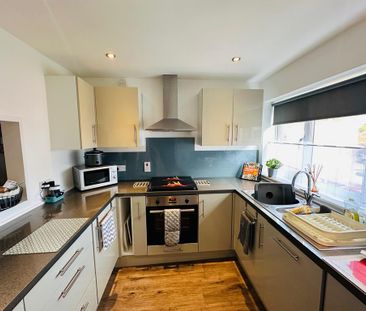 3 bedroom terraced house to rent - Photo 4