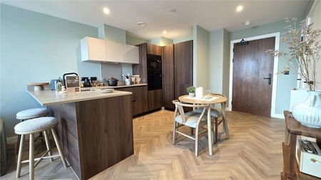 AVAILABLE NOW | 4 WEEKS RENT FREE FOR 12 MONTH TENANCY | BRAND NEW APARTMENTS | PET FRIENDLY | 24-HOUR CONCIERGE | LUXURY AMENITIES | VIEW NOW! - Photo 4