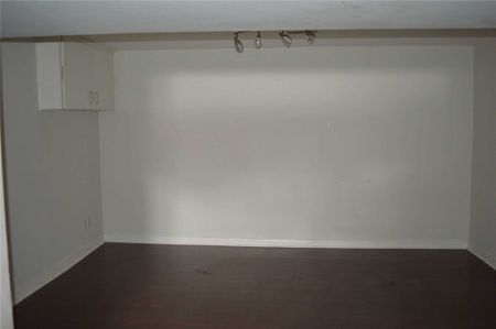 For Lease - 24 Holman Crescent, Aurora, Ontario - Photo 3