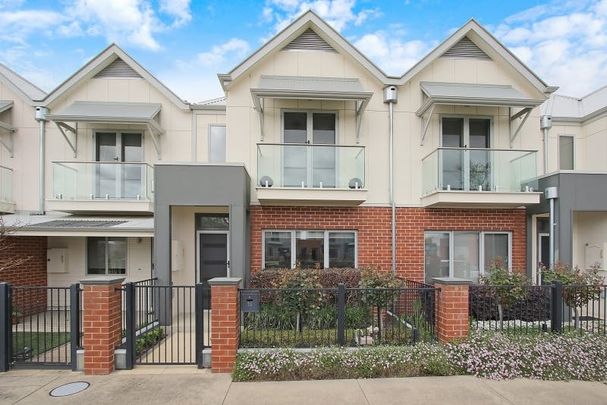 Stunning Double Story Townhouse - Photo 1