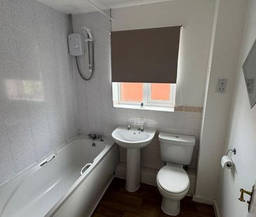 2 bedroom semi-detached house to rent - Photo 6
