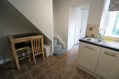 2 bedroom private hall to rent - Photo 5
