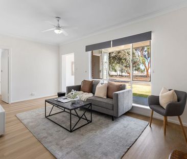 Renovated with space for all! - Photo 2