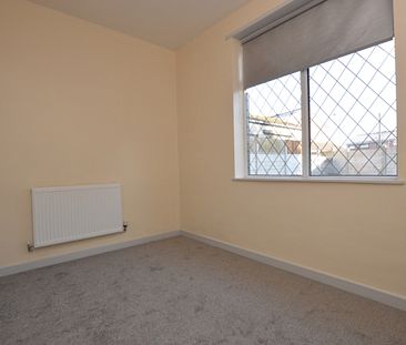 2 Bedroom Detached Bungalow - Photo 6