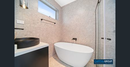 BRAND NEW OVERSIZED FAMILY HOME!! - Photo 5