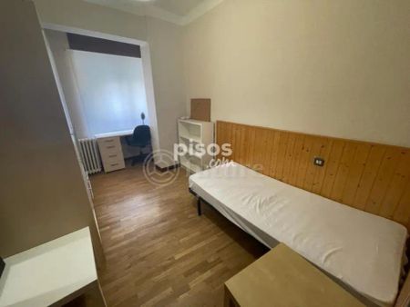 Piso en alquiler en Calle de Vázquez Coronado - Photo 2