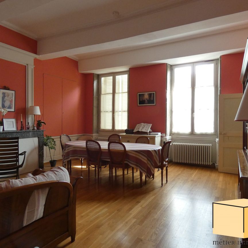 Location Appartement 4 pièces 159m² BELLEY 01300 - Photo 1