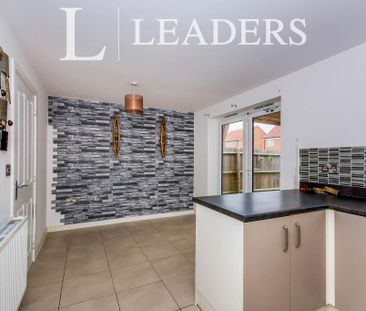 3 bedroom detached house to rent - Photo 4